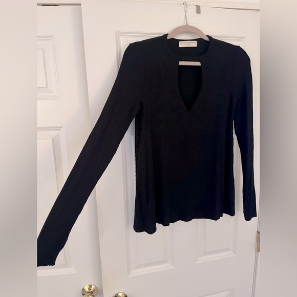 Urban Outfitters Cutout Top - Picture 6 of 9